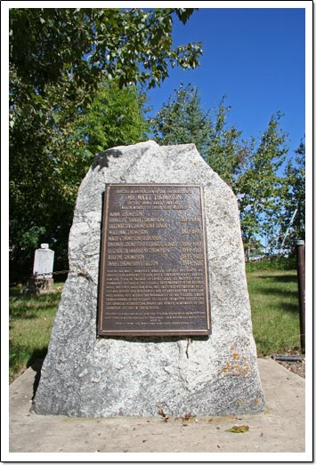 St&egrave;le fun&eacute;raire de la famille Thompson