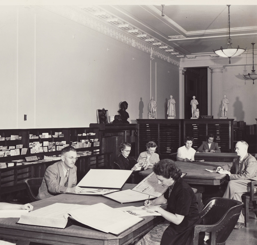 Legislative Building Reading Room (ca. 1950)&lt;br /&gt;
		[Archives of Manitoba. Legislative Building/Broadway - Interior - Legislative Library 3]&lt;br /&gt;
		