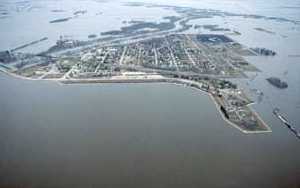 Aerial image of flooding outside of the Emerson ring dike, 1997